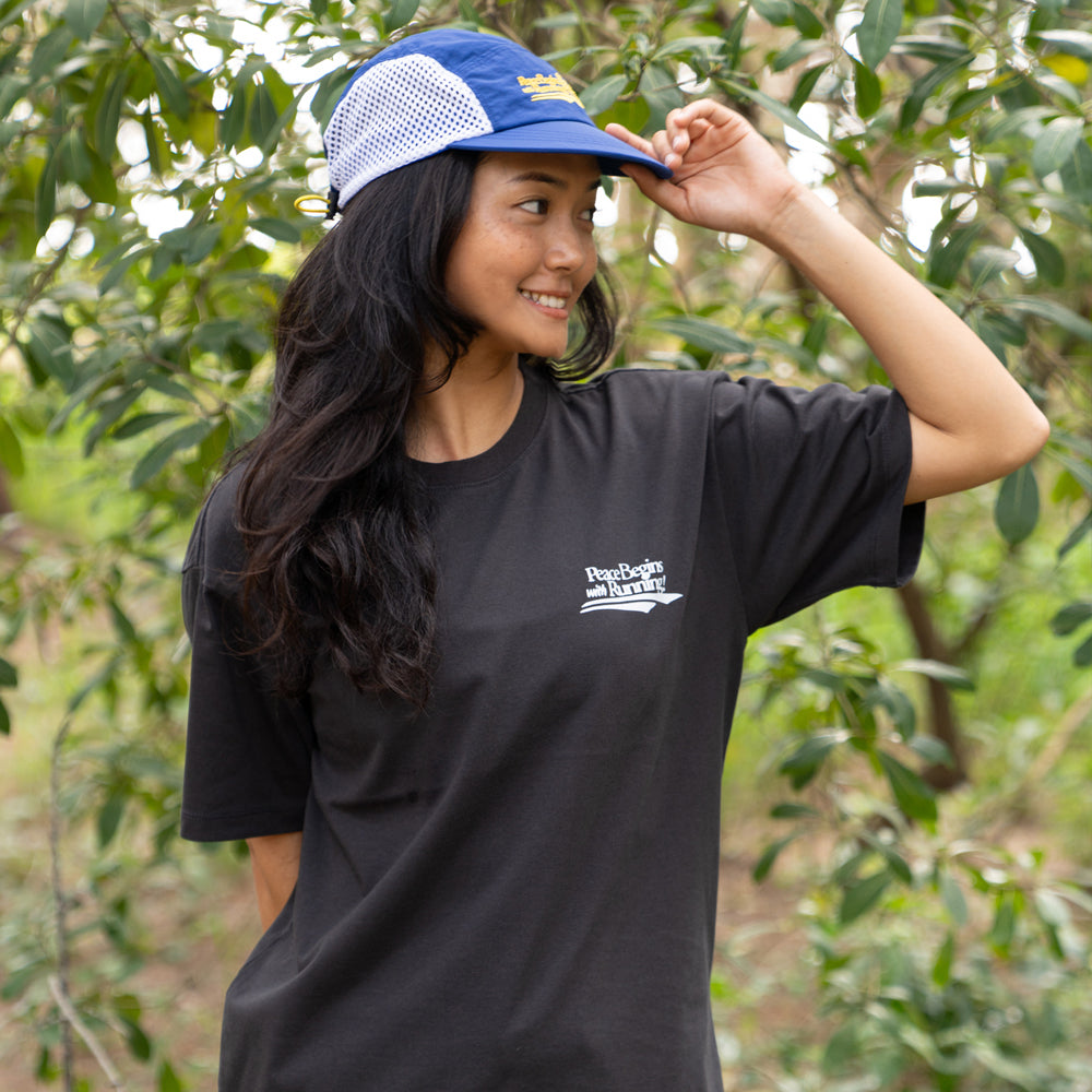 PEACE BEGINS WITH RUNNING ATHLEISURE TEE (JET BLACK) / ピースビギンズウィズランニングアスレジャーティー (ジェットブラック)