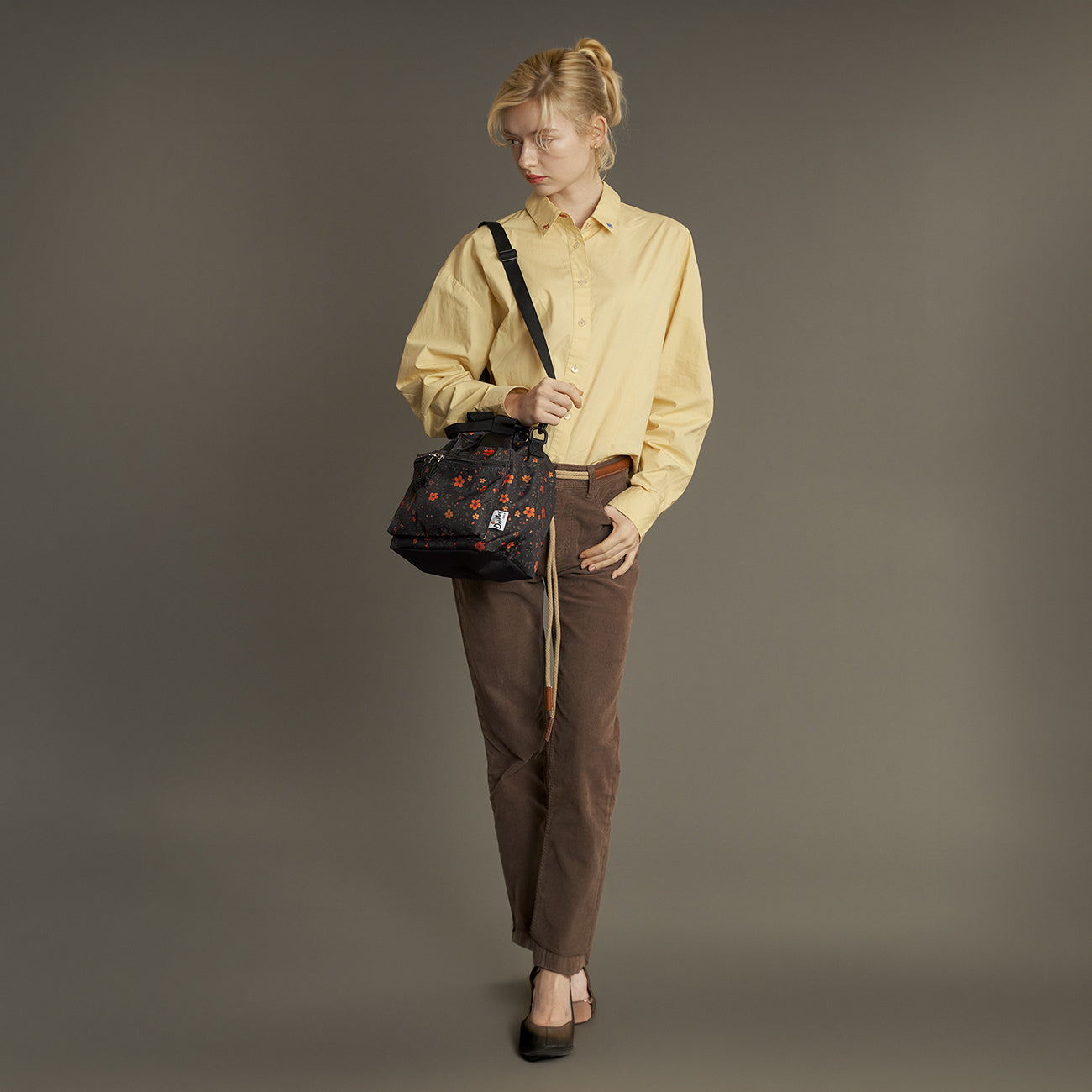 HANDLE POCKET TOTE / ハンドルポケットトート