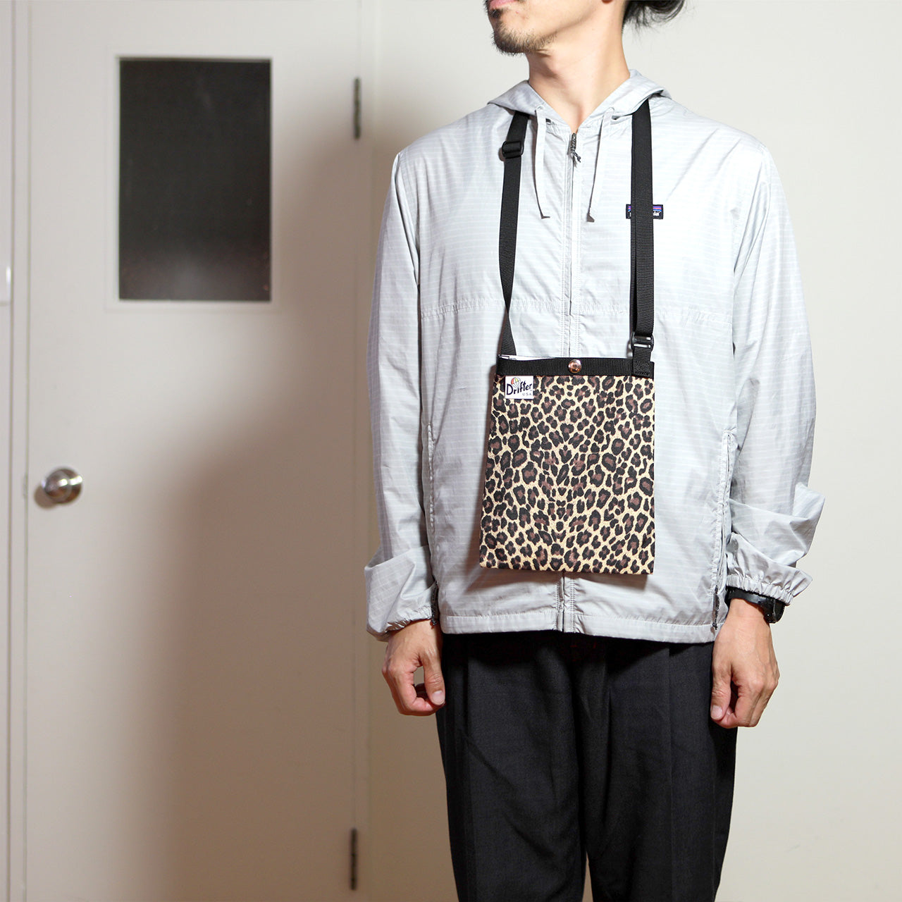 SAMPLE-SLING POUCH LEOPARD