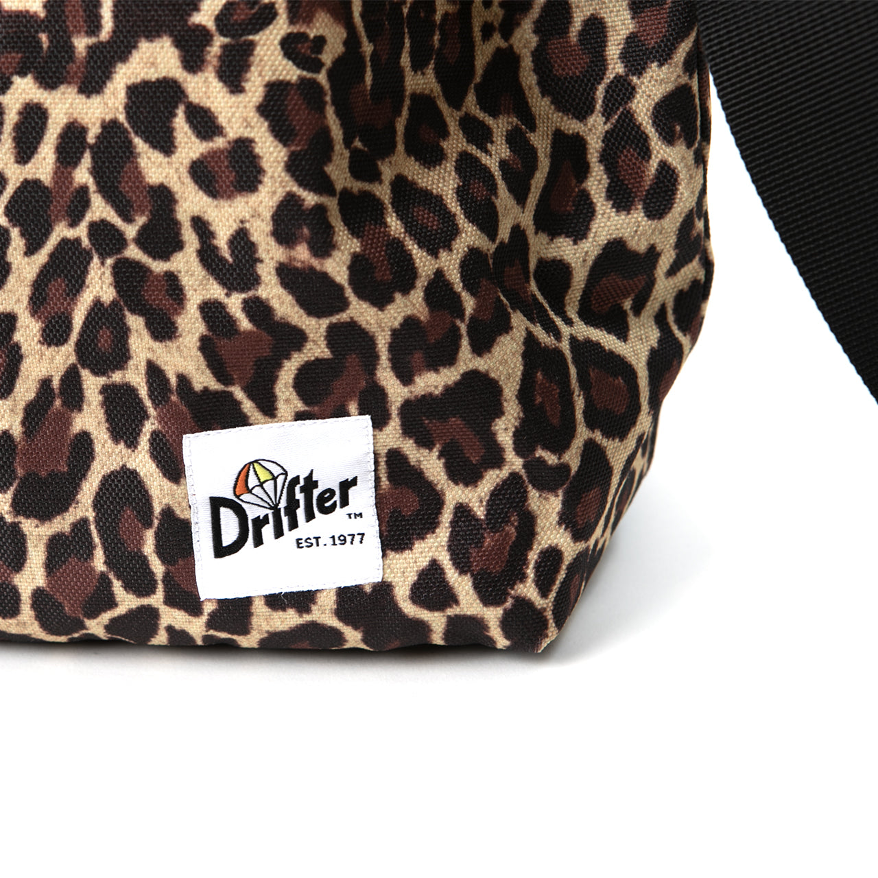 キャリーオールバッグ