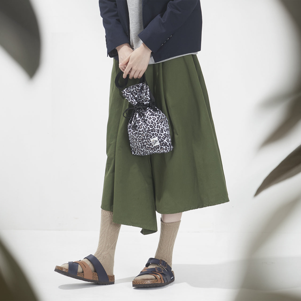 SAMPLE-CANDY POUCH SNOW LEOPARD (FLOWER)