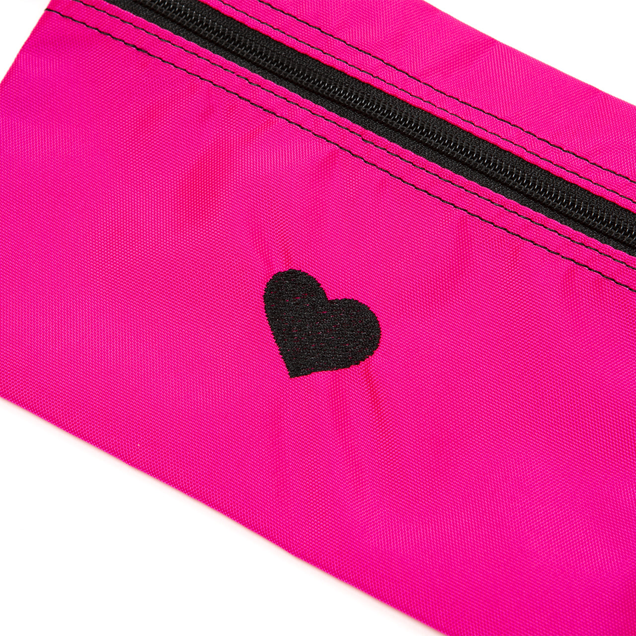 SAMPLE-MEDIUM POUCH PINK (BLACK HEART)