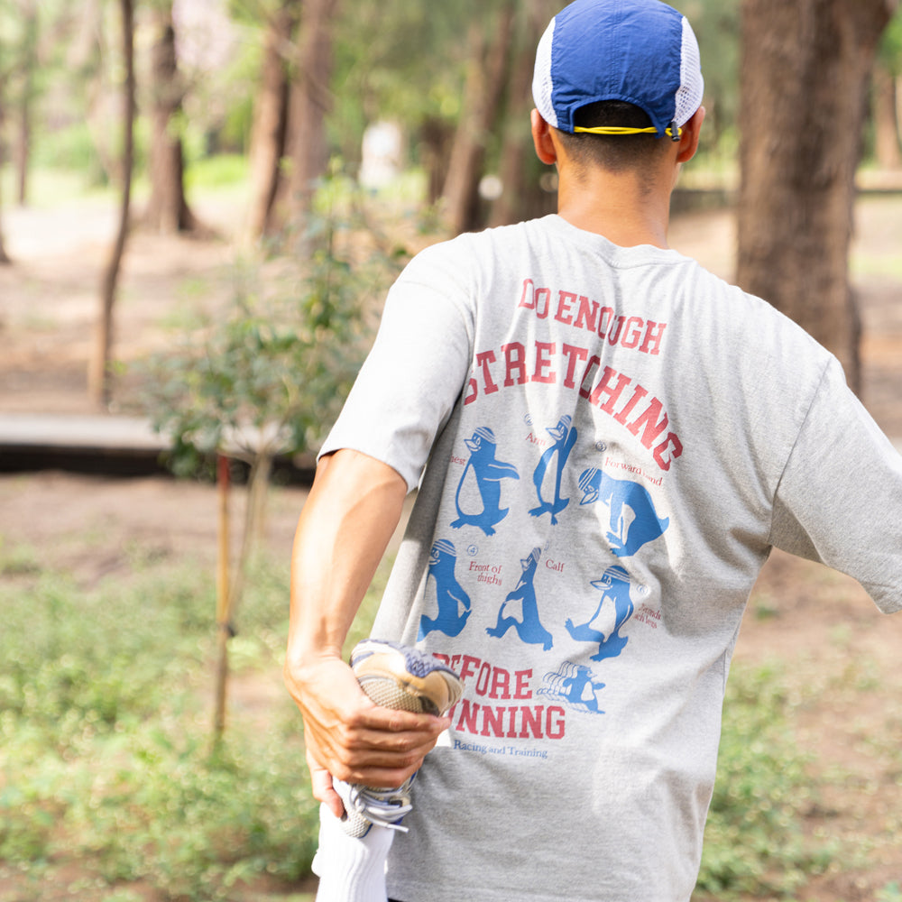 STRETCHING WITH PENGUINS TEE (GRAY) / ストレッチングウィズペンギンティー (グレー)